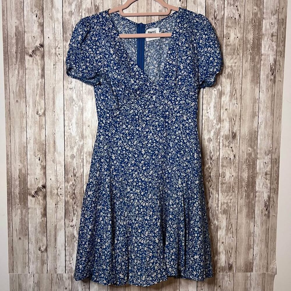 Princess Polly Short Sleeve V Neck Floral Flowy‎ Dress Size 4 EUC